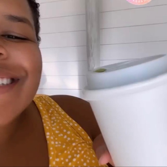 Chasity: avid reader. Adventurer. & impulse buyer 😝 - Picture 3 of 12